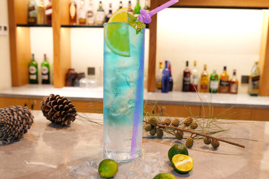 藍色珊瑚礁雞尾酒