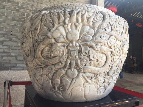石雕龍