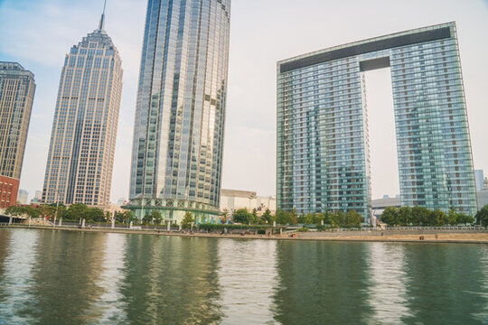天津城市建筑和海河和橋梁