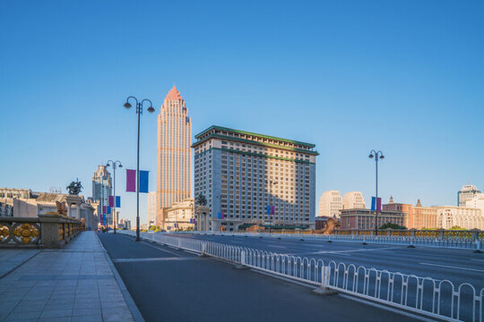 天津城市建筑和柏油馬路