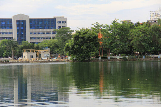 鱷湖公園