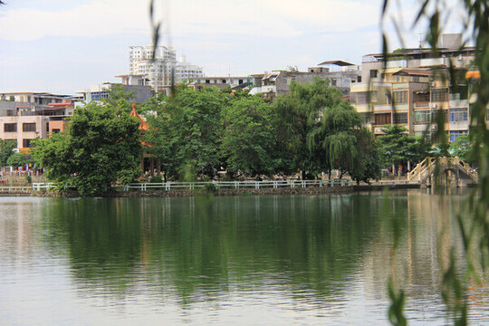 鱷湖公園