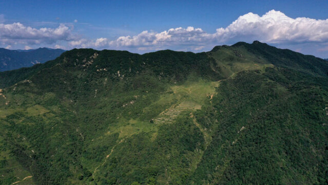 航拍秦嶺風(fēng)光藍(lán)田流峪寺村