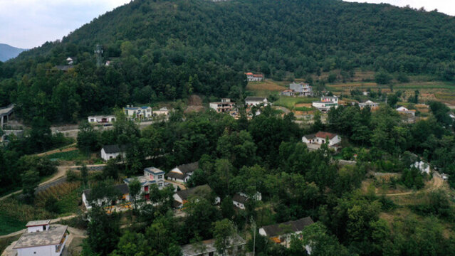 航拍商洛天蓬山寨景區(qū)秦嶺山脈