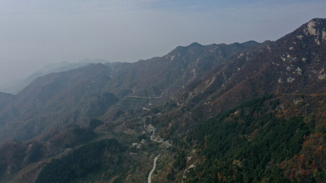 航拍秦嶺山脈秋天景色