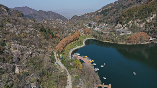 航拍秦嶺終南山翠華山天池