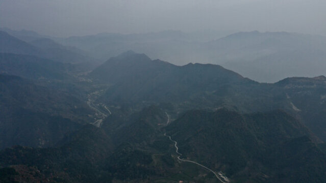 航拍秦嶺山脈藍(lán)關(guān)古道
