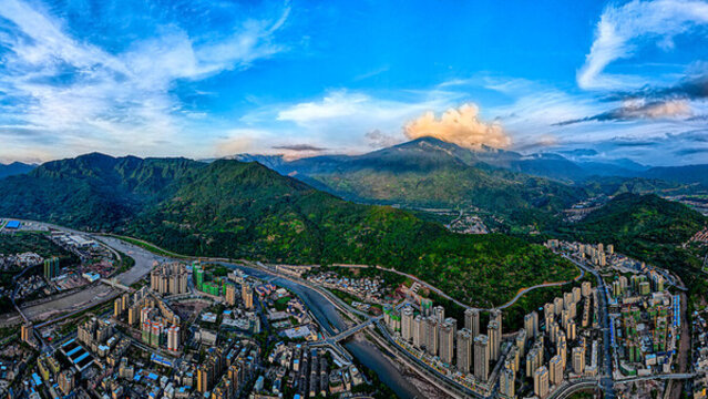 滎經(jīng)新南門馬耳山夕陽兩河口