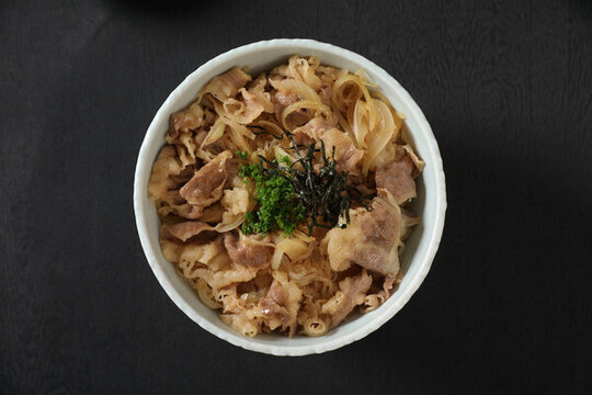 日式肥牛飯