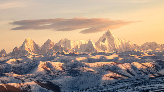 貢嘎雪山