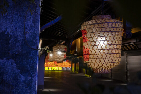 江南古鎮(zhèn)燈籠夜景