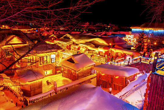 雪鄉(xiāng)夜景
