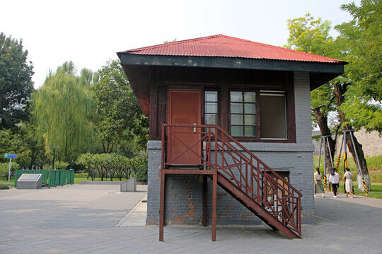 北京京奉鐵路信號所入口及樓梯