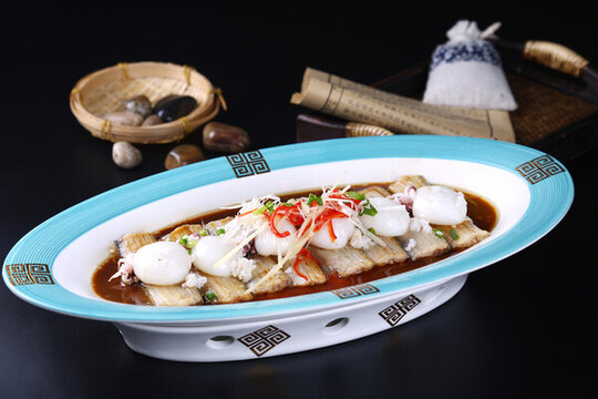 帶魚蒸墨魚仔