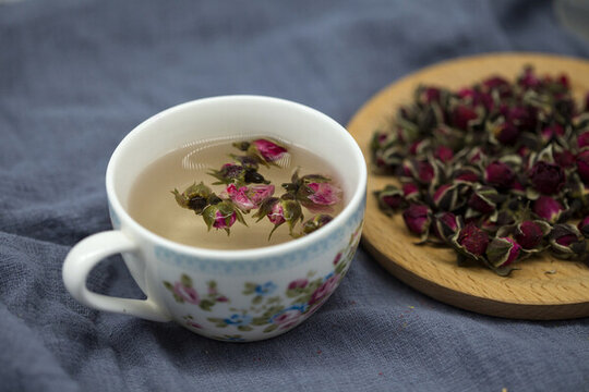 金邊玫瑰花茶