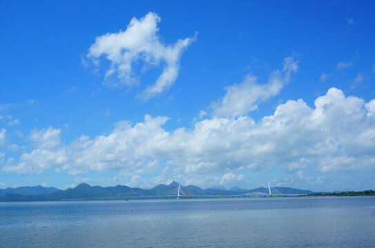 藍(lán)天白云