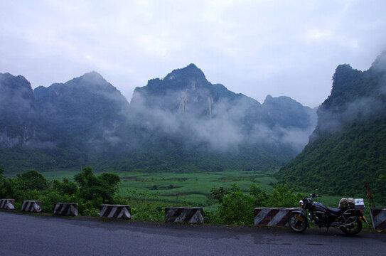 云霧青山自然風(fēng)景
