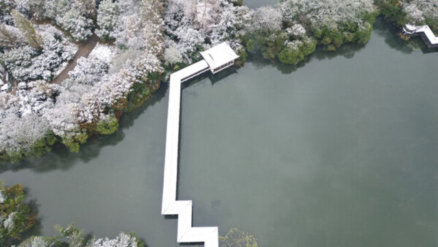 浴鵠灣廊橋雪景航拍