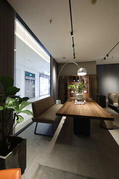 進(jìn)口家具店空間