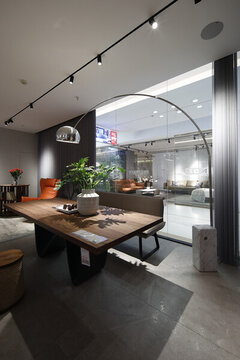 進(jìn)口家具店環(huán)境