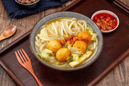 墨魚丸土豆粉
