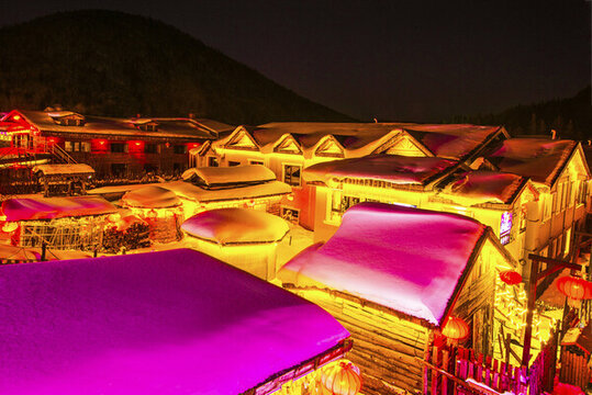 雪鄉(xiāng)夜景