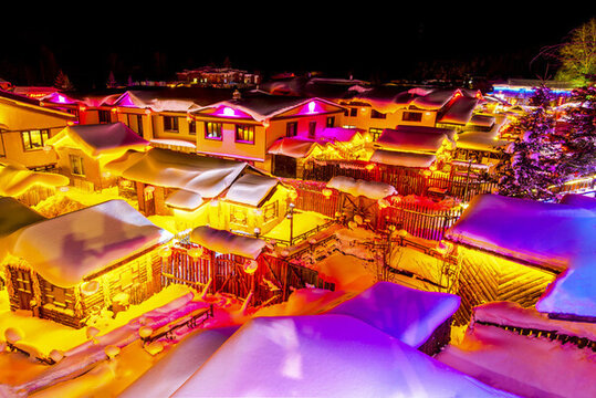 雪鄉(xiāng)夜景