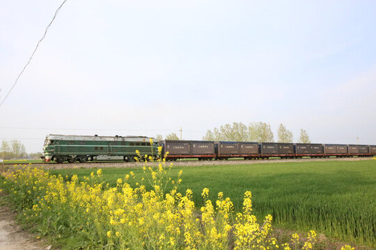 開(kāi)往春天的火車(chē)