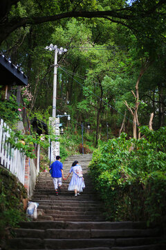 情侶登山