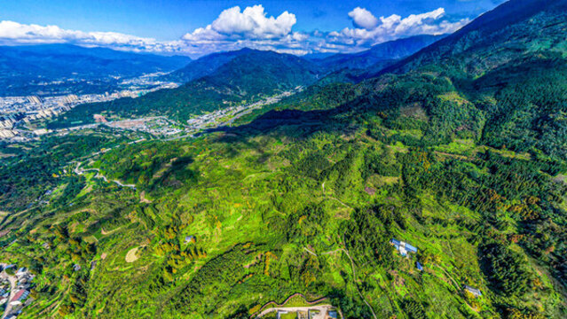 云峰山景區(qū)航拍后山馬耳山
