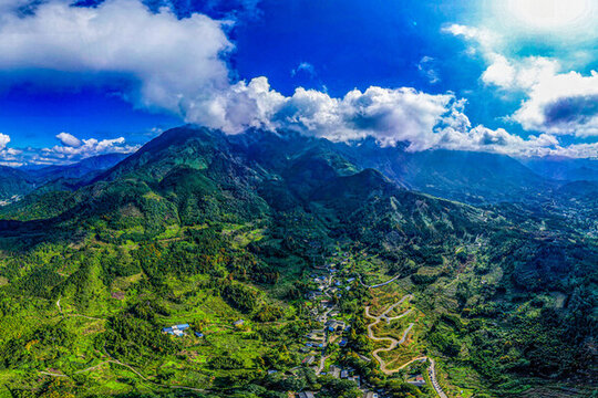云峰山景區(qū)后山馬耳山