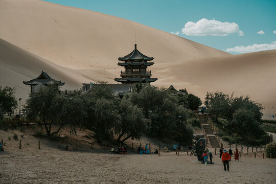 嗚沙山月牙泉