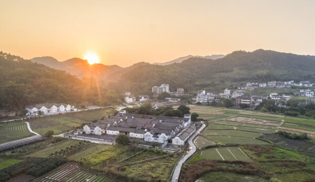 南華又廬