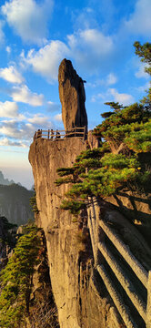 黃山飛來石