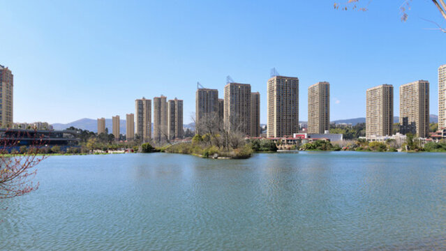 昆明瀑布公園水面