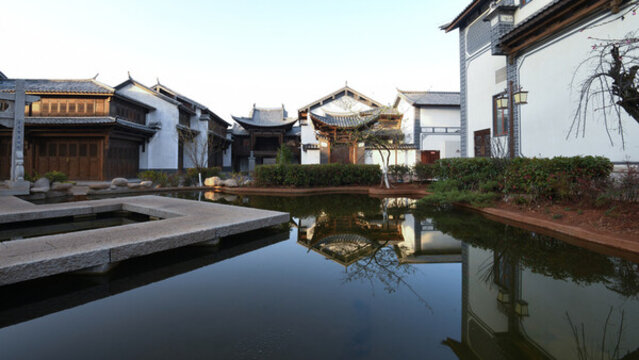 大理市劍川縣劍川古城水面
