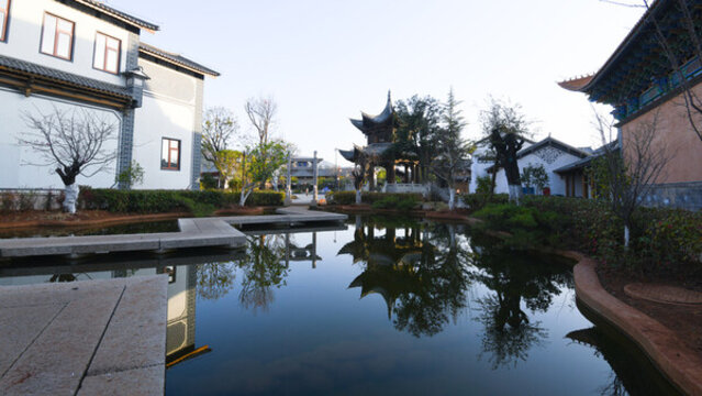 大理市劍川縣劍川古城倒影