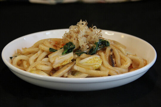 牛肉炒烏冬面