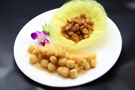 黃金豆腐拼掌中寶