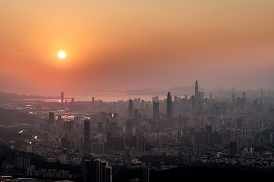 夕陽下的深圳市風光