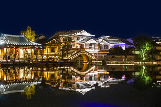 古鎮(zhèn)古廊橋夜景
