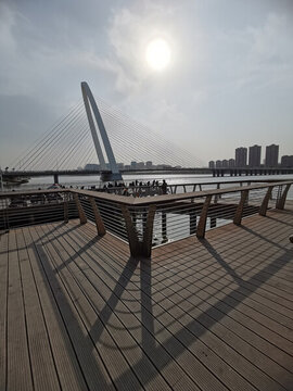 光影彩虹橋