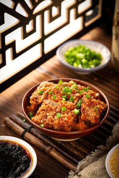 五香粉蒸肉
