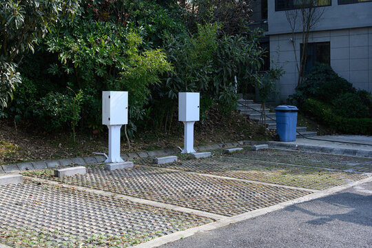 安裝有充電樁的停車場