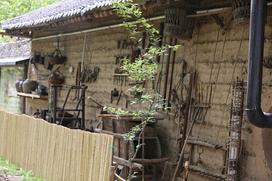 舊農(nóng)具