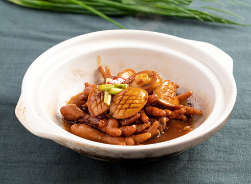鮑魚燜大雞腳