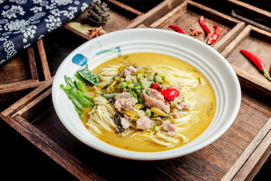 泡椒肉絲米線