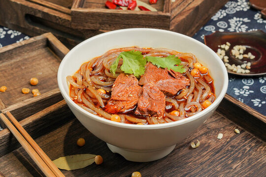 重慶美食牛肉粉