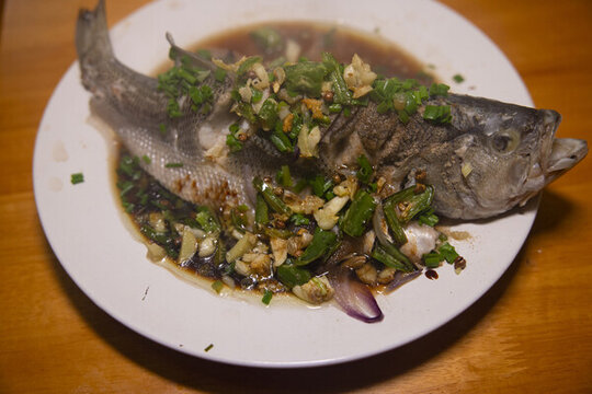清蒸鱸魚