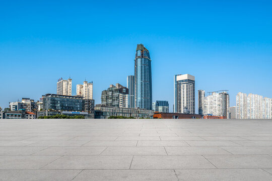 地磚地面和金融區(qū)建筑